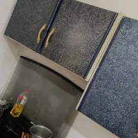 سه عدد کابینت فلزی و سینک تک لگنه