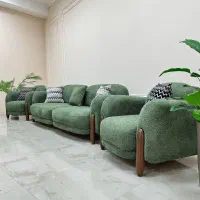 مبل راحتی هشت نفره با ضمانت همراه با میز جلو مبلی