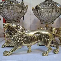 مجسمه های برنز در فروشگاه آنتیک برنجیان