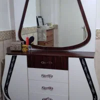 تخت و میز آرایش