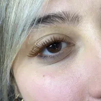 آموزش کاشت مژه