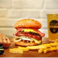 استخدام فوری در فست فود برگری باغ کتاب تهران|استخدام خدمات فروشگاه و رستوران|تهران, اراضی عباس آباد|دیوار