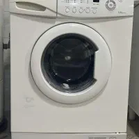 لباس شویی کار کرده