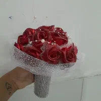 دسته گل عروس رز قرمز|گل مصنوعی|یزد, |دیوار
