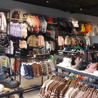 استخدام فروشنده خانم