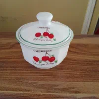 تعدادی ظروف سرو|ظروف سرو و پذیرایی|شیراز, کوشک میدان|دیوار