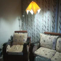 آباژور ایستاده