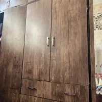 کمد و میز ارایش و صندلی و تخت خواب دو نفره