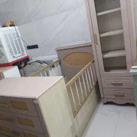 ویترین و تخت نوزاد نوجوان دو منظوره حصیری سیسمونی