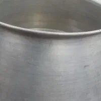 دو عدد قابلمه بزرگ|ظروف پخت‌وپز|اندیمشک, |دیوار