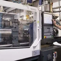 کارگر تولید آقا و خانم