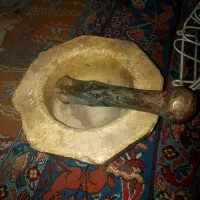 جوغن سنگی قدیمی|کلکسیون اشیاء عتیقه|کرمان, |دیوار