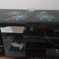 زیرتلویزیون شیشه