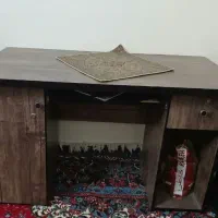 میزکامپیوترویترین ودراوروآینه. قاب تابلوفرش.