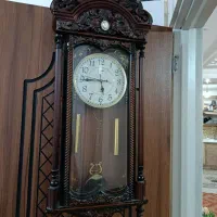 یک عدد ساعت دیواری طرح پلاستیک موجوده