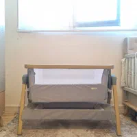 تخت کنار مادر/ گهواره
