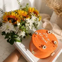 پک هدیه گل و کیک مناسبتی