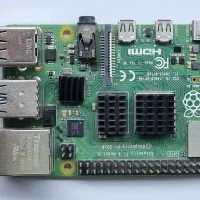 رزبری پای 4B با 8GB رم، ساخت انگلستان همراه کیس فن|قطعات و لوازم جانبی رایانه|تهران, گیشا|دیوار