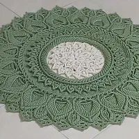 فرشینه مدرن یلدایی بافته شده با نخ مکرومه