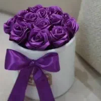 گل زیبا با روبان