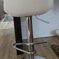 صندلی قابل تنظیم ارتفاع