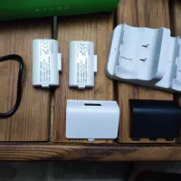 دسته ایکس باکس و باتری و پایه شارژر در حد نو|کنسول، بازی ویدئویی و آنلاین|ری, شهرری|دیوار