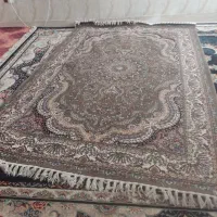 یک عدد فرش 12 در حد نو