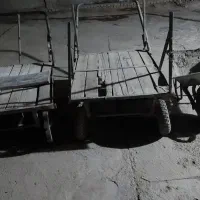 ۲ تاچهارچرخ یک فرغون