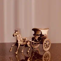 دکوری کالسکه اسب برنجی