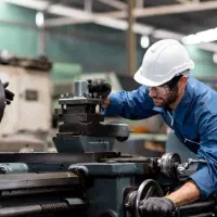 اپراتور دستگاه فرز CNC