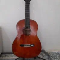 گیتار والنسیا و آتی با قیمت مناسب
