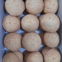 پخش انواع شیرینی و بیسکوبیت رژیمی و کلوچه