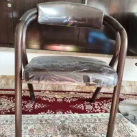 تعدادی وسایل آرایشگاه به فروش میرسد