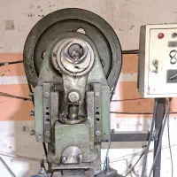 پرس ۱۵ تن ظربه ای لنگ متحرک پنوماتیک