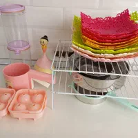 تعدادی ظروف آشپزخانه
