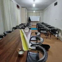 اتاق،آشپزخانه،سرویس بهداشتی سالن کنفرانس وجلسات|اجارهٔ کوتاه‌مدت دفتر کار و فضای آموزشی|سنندج, |دیوار