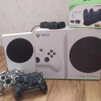 ایکس باکس سری اس ۵۱۲ گیگابایت دو دسته اصلی