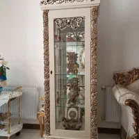 بوفه و ساعت ایستاده