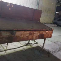 میز آهنی