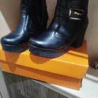 نیم پوت مشکی سایز ۴۰ در حد نو خیلی راحت