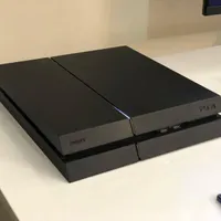 کنسول ps4 دو دسته یک ترابایت به همراه بازی