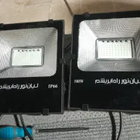 ۲ عدد پرژکتور|لامپ و چراغ|قم, علی آباد سعدگان|دیوار