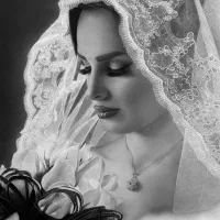 نقاشی چهره سیاهقلم مدادرنگ‌ رنگ روغن