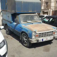 نیسان آبی رنگ