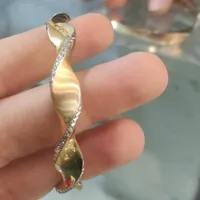 گمشده النگو