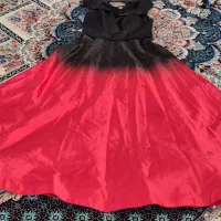 لباس مجلسی|لباس|هشتگرد, خور|دیوار