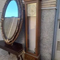 ساعت ایستاده و آیینه همراه با میز درحد نو|مبلمان خانگی و میز عسلی|میانه, |دیوار