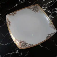 بشقاب وپیش دستی چینی