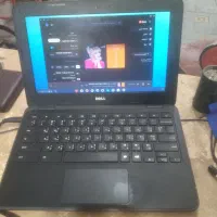لب تاپ مارک دل کروم بوک