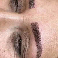 ارائه خدمات آرایش دائم(میکروبلیدینگ)